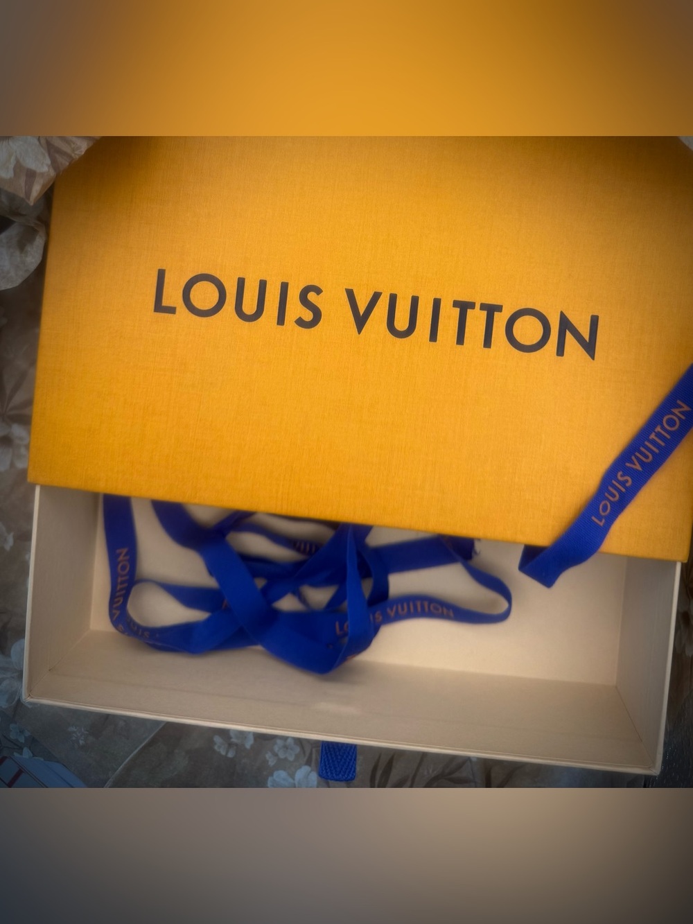 Louis Vuitton EUC Vintage Epi Leather Wallet W/ Box & Ribbon - Picture 15 of 16